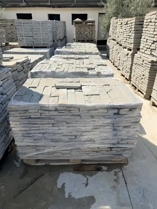 Raw and unedited LITHOS PRIME stone photograph 013
