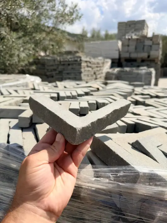 Raw and unedited LITHOS PRIME stone photograph 014