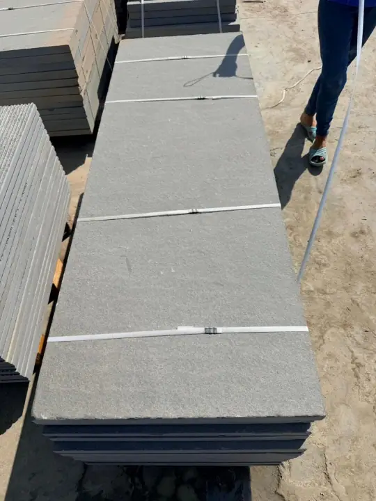 Raw and unedited LITHOS PRIME stone photograph 018