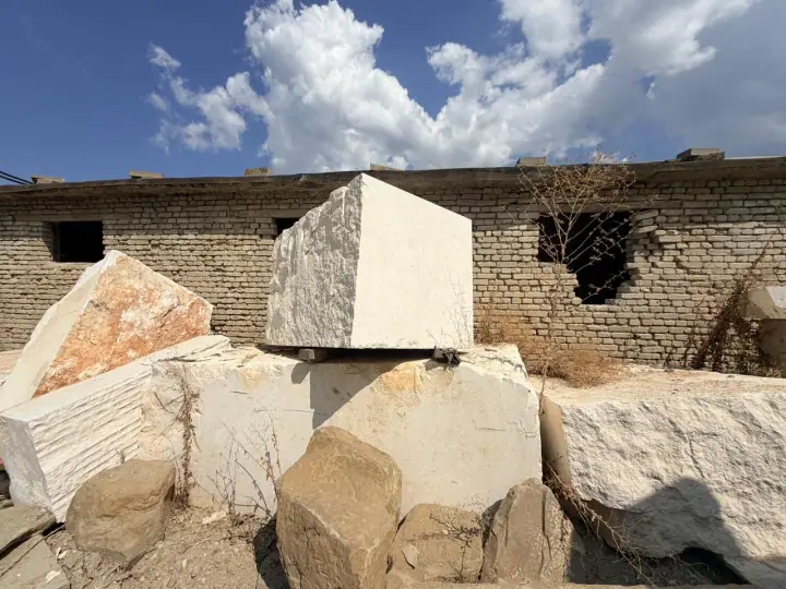 Raw and unedited LITHOS PRIME stone photograph 022