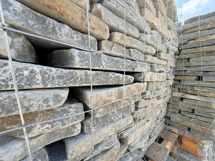 Raw and unedited LITHOS PRIME stone photograph 025