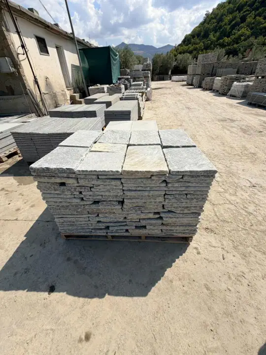 Raw and unedited LITHOS PRIME stone photograph 034