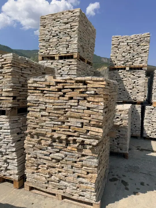 Raw and unedited LITHOS PRIME stone photograph 058