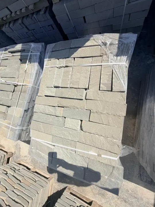 Raw and unedited LITHOS PRIME stone photograph 061